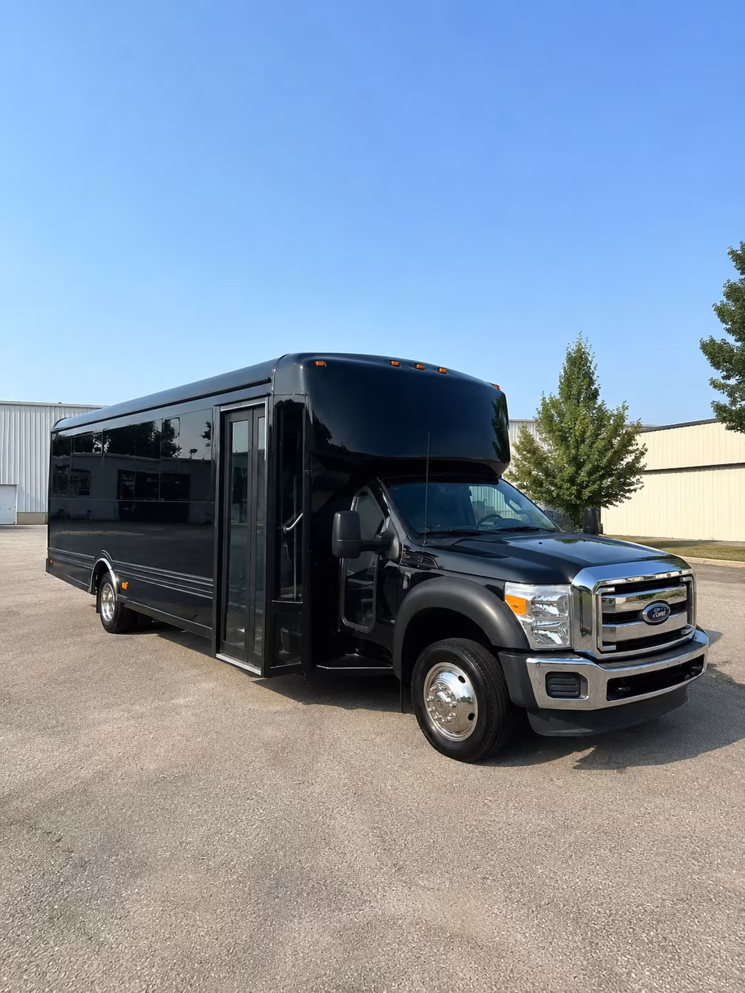 Modesto Birthday, Sweet 16, & Quinceañera Transportation party bus exterior